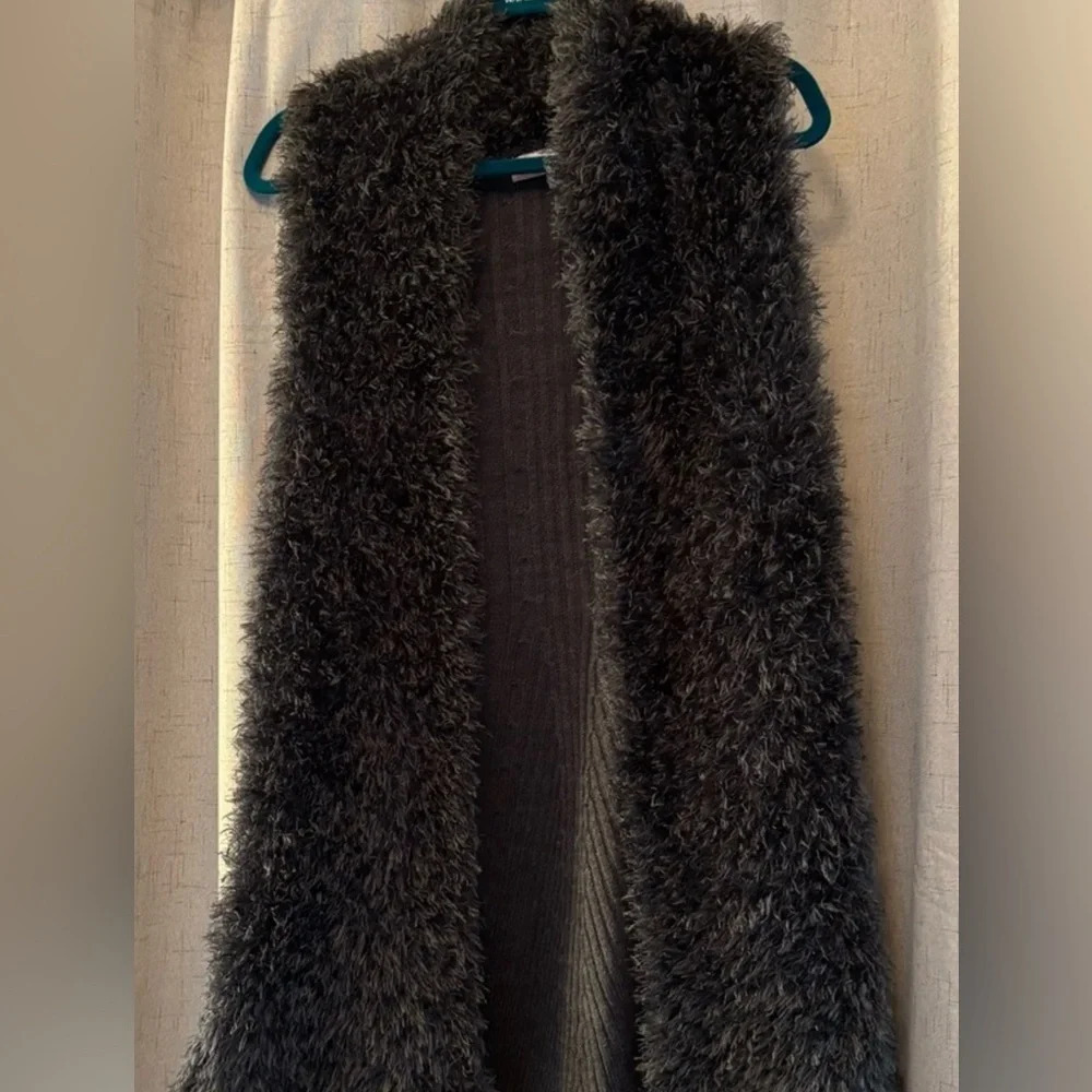 Carol Rose Half Open Sleeveless Cardigan. Partial Sweater, Size M,Gray and Black